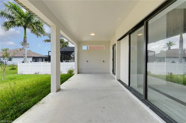 2101 Nw 8th Ter, Cape Coral, Florida 33993