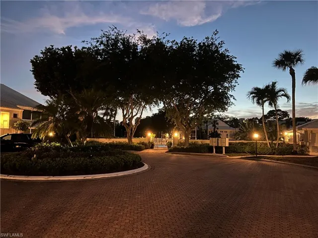 790 Willowbrook Dr 306, Naples, Florida 34108