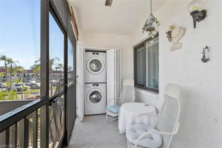CONVENIENT LAUNDRY CENTER ON THE LANAI