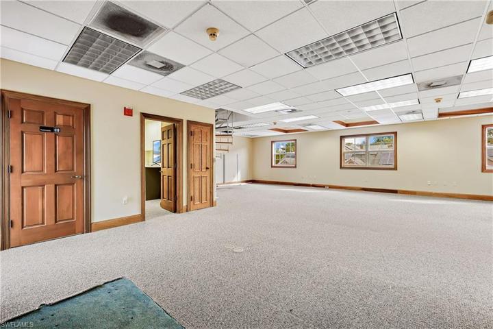 1040  Goodlette-Frank N RD, Naples, FL 34102