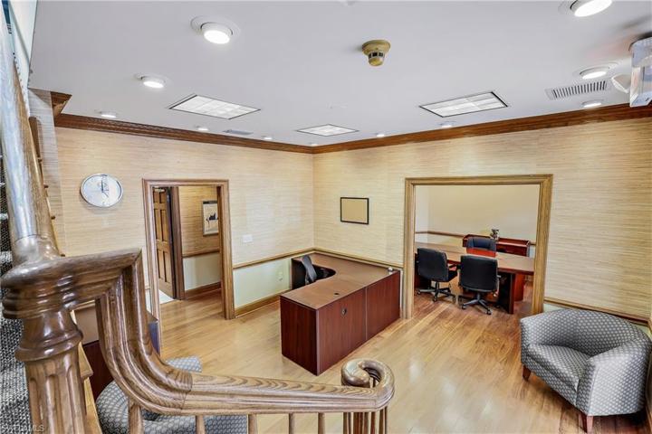 1040  Goodlette-Frank N RD, Naples, FL 34102