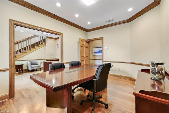 1040  Goodlette-Frank N RD, Naples, FL 34102