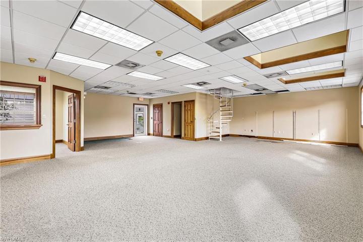 1040  Goodlette-Frank N RD, Naples, FL 34102