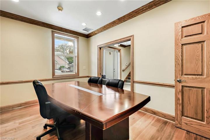 1040  Goodlette-Frank N RD, Naples, FL 34102