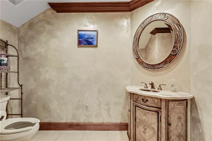 1040  Goodlette-Frank N RD, Naples, FL 34102