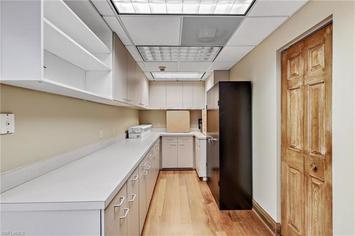 1040  Goodlette-Frank N RD, Naples, FL 34102