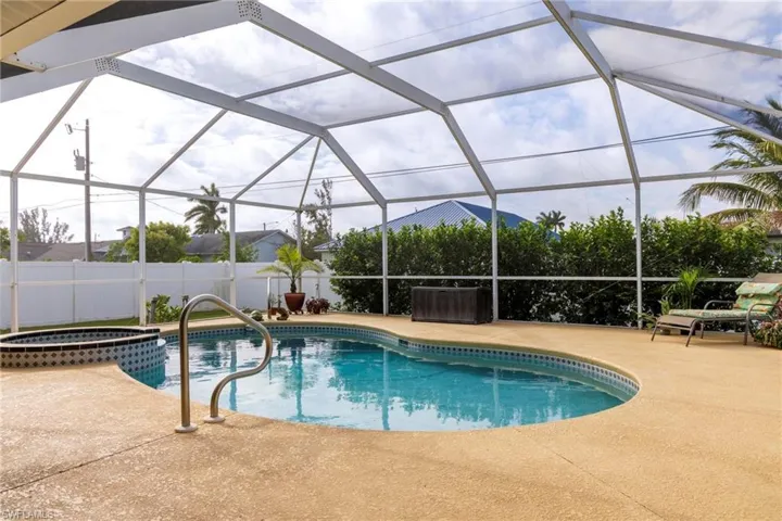 524 Sw 27th Ter, Cape Coral Fl 33914
