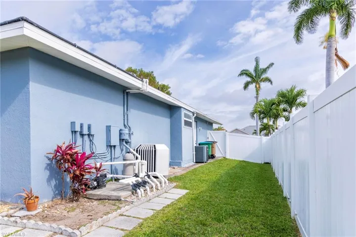 524 Sw 27th Ter, Cape Coral Fl 33914
