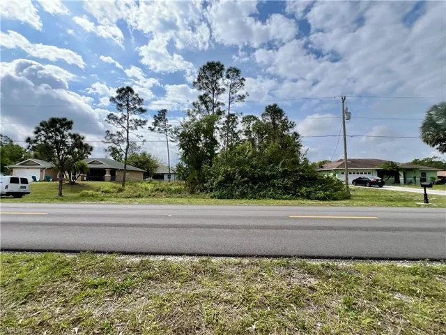 3911 Sunset RD, LEHIGH ACRES FL 33971