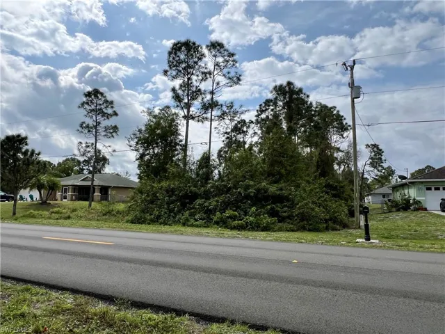3911 Sunset RD, LEHIGH ACRES FL 33971