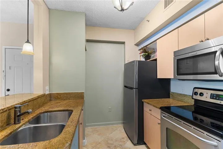 1170  Reserve  WAY, Naples, FL 34105