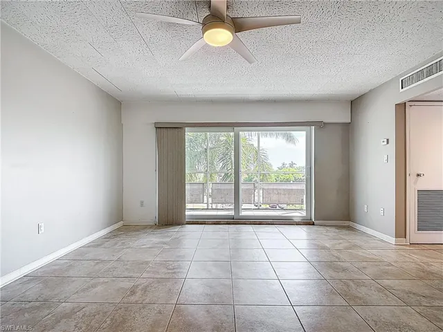 Livingroom facing balcony
