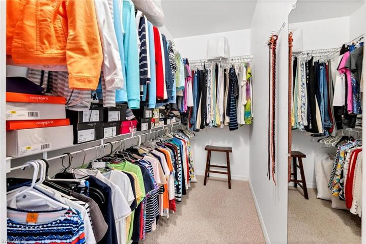 Master Closet (Hers')