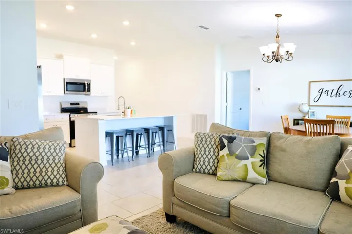 1427 18th Ter, Cape Coral, Florida 33993