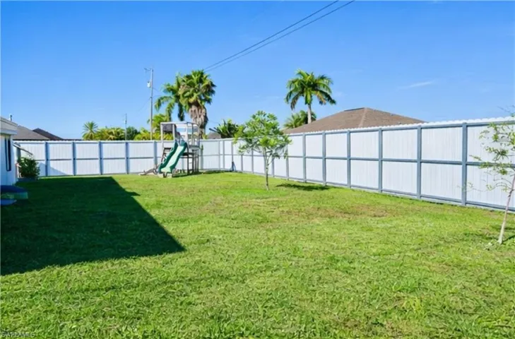 1427 18th Ter, Cape Coral, Florida 33993