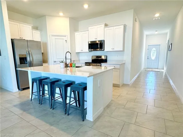 1427 18th Ter, Cape Coral, Florida 33993