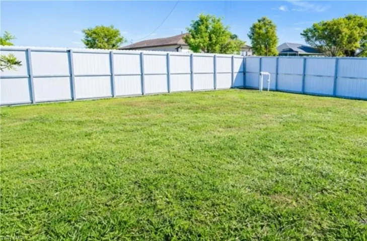 1427 18th Ter, Cape Coral, Florida 33993
