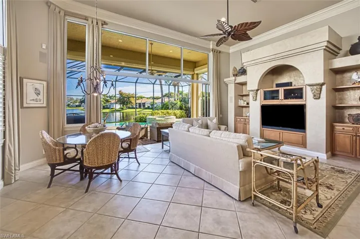 Beautiful views and exits onto lanai