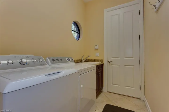 7747 Cottesmore Dr, Naples, Florida 34113