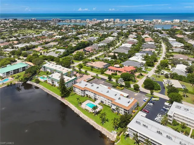 3100  Binnacle  DR, Naples, FL 34103