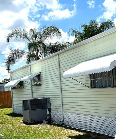 128  Gaslight  AVE, North Fort Myers, FL 33917