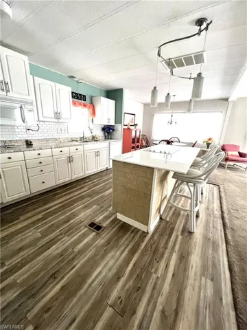 128  Gaslight  AVE, North Fort Myers, FL 33917