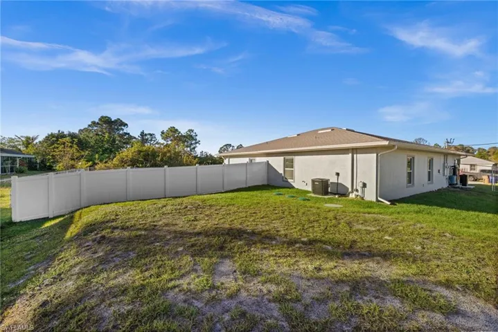 915-917 Graystone Ave, Lehigh Acres, Florida 33974