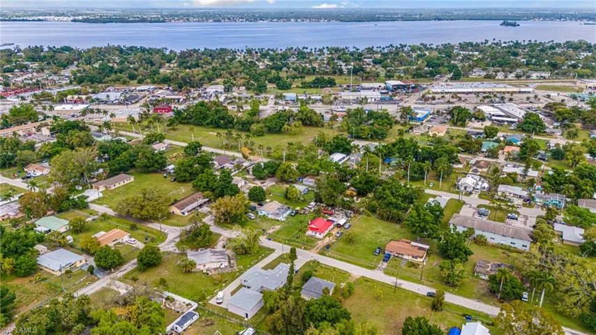4028 Desoto AVE, FORT MYERS FL 33916