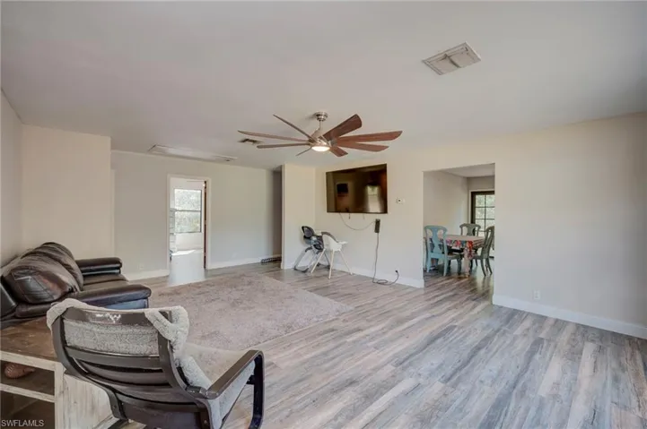 1063  Debbie  LN, Labelle, FL 33935
