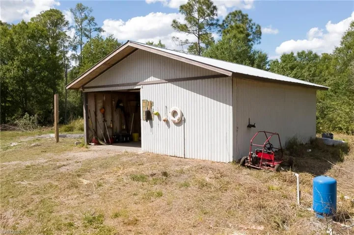 1063  Debbie  LN, Labelle, FL 33935