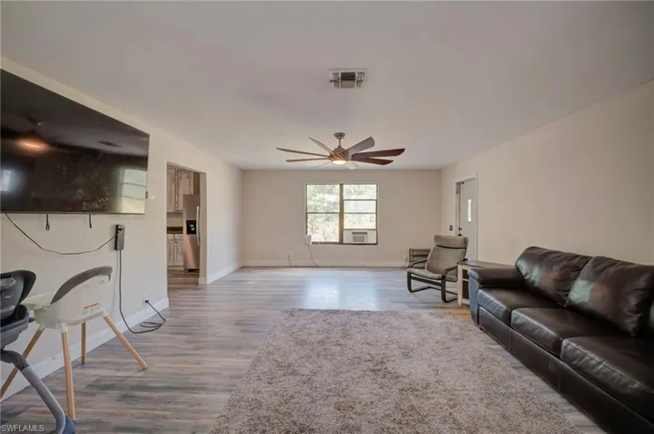 1063  Debbie  LN, Labelle, FL 33935