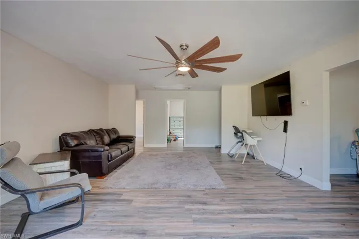 1063  Debbie  LN, Labelle, FL 33935