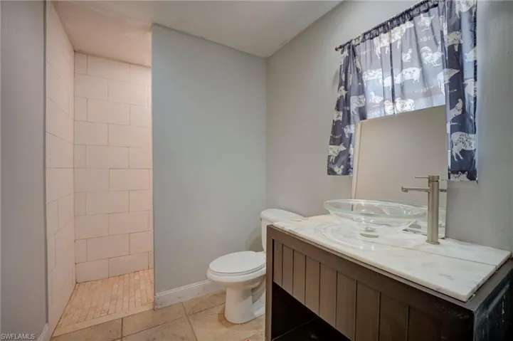 1063  Debbie  LN, Labelle, FL 33935