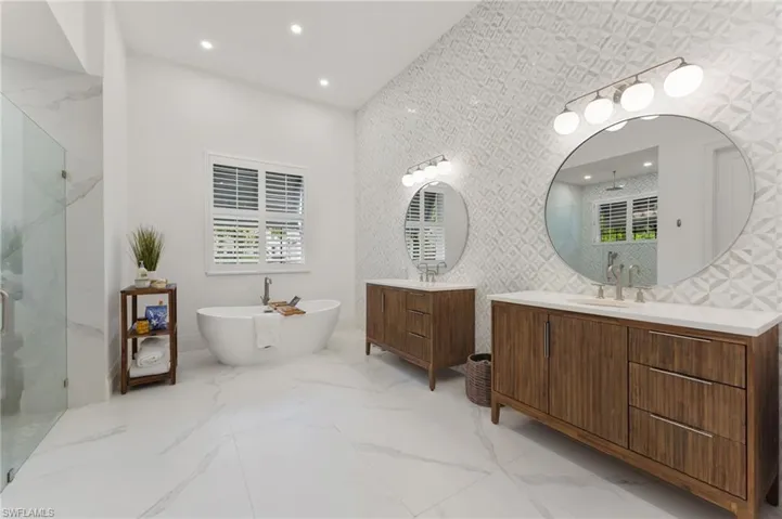 2274 Hawksridge Dr, Naples, Florida 34105