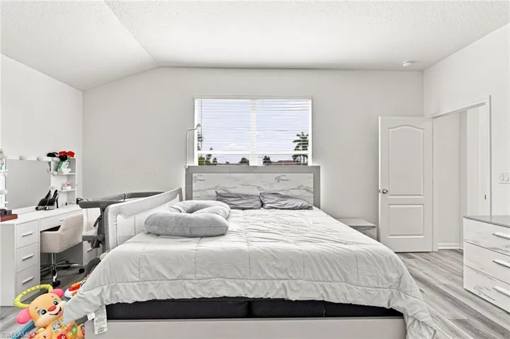 2001 Ne 17th Ave, Cape Coral, Florida 33909