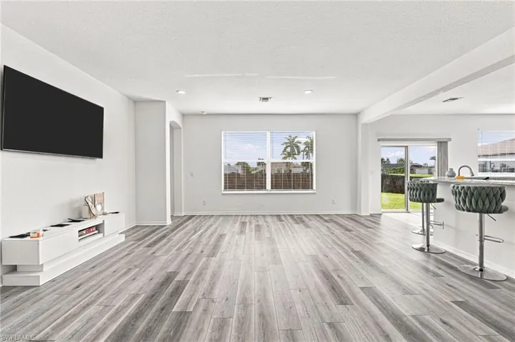 2001 Ne 17th Ave, Cape Coral, Florida 33909