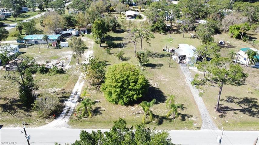 8080  Breeze  DR, NORTH FORT MYERS, FL 33917
