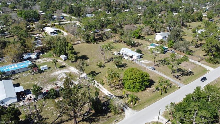 8080  Breeze  DR, NORTH FORT MYERS, FL 33917
