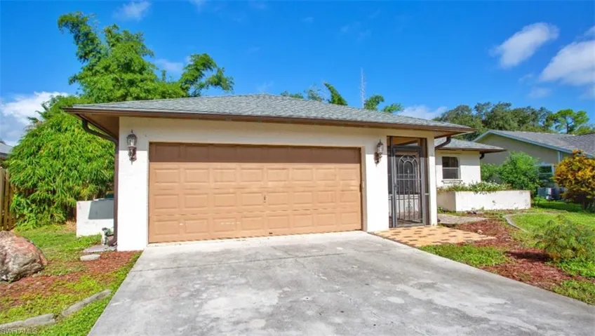 4053 Seaoats Ln, Naples, Florida 34112