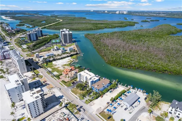 26371 Hickory Blvd 304, Bonita Springs, Florida 34134