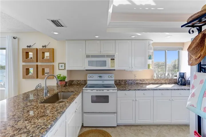 26371 Hickory Blvd 304, Bonita Springs, Florida 34134