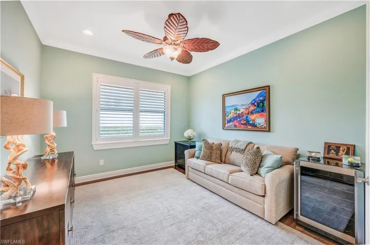 Den, study or bedroom #4 with 10' ceilings.