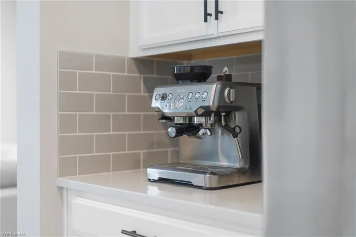 Plenty of space for functional and fashionable countertop appliances