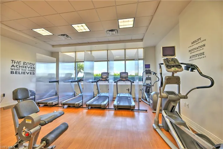 2104 W First  ST, Fort Myers, FL 33901