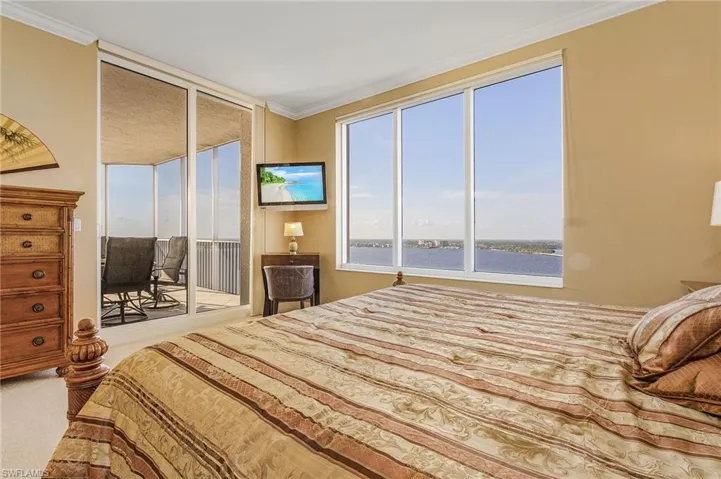 2104 W First  ST, Fort Myers, FL 33901