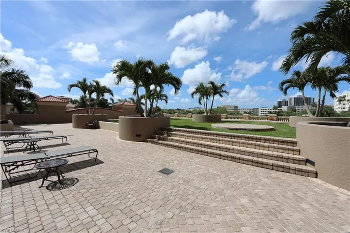 2104 W First  ST, Fort Myers, FL 33901