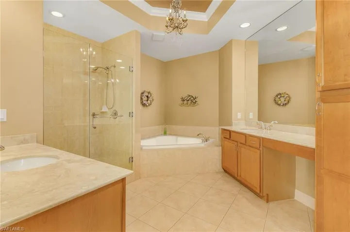 2104 W First  ST, Fort Myers, FL 33901