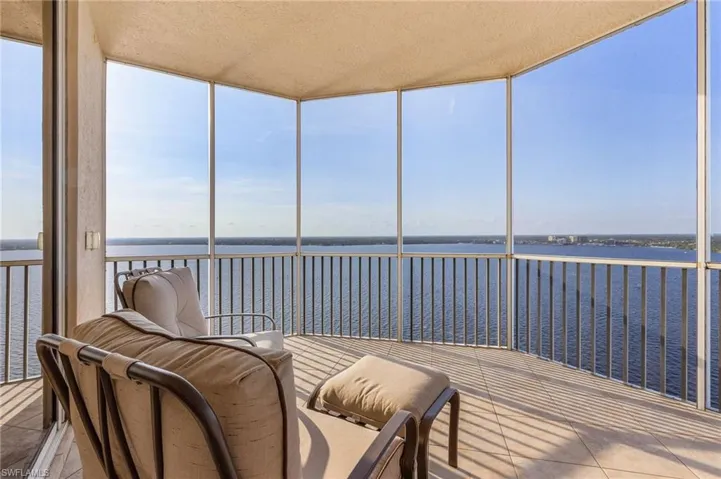 2104 W First  ST, Fort Myers, FL 33901