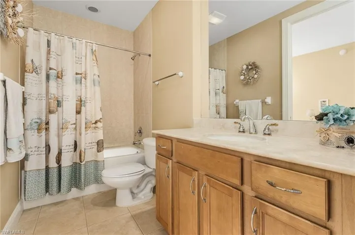 2104 W First  ST, Fort Myers, FL 33901