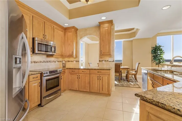 2104 W First  ST, Fort Myers, FL 33901